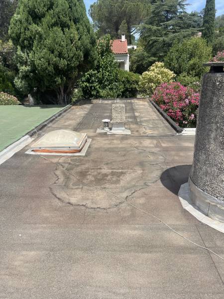 Réfection et isolation d’une toiture à Nîmes avec rehausse des acrotères