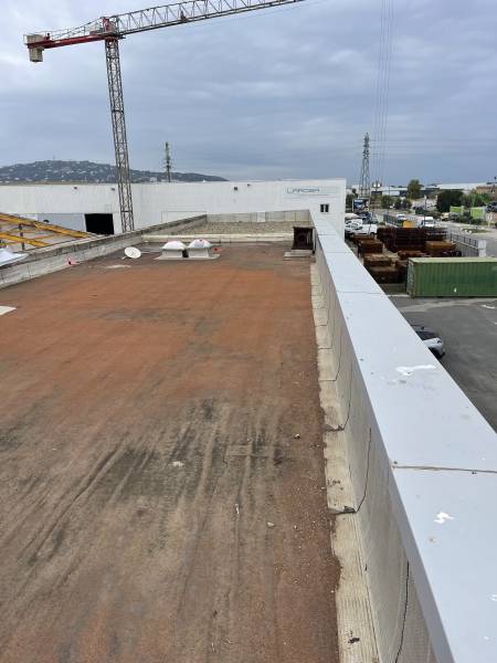 Réfection d’un bâtiment à Sète pour l’agence Rexel : étanchéité et isolation thermique performante