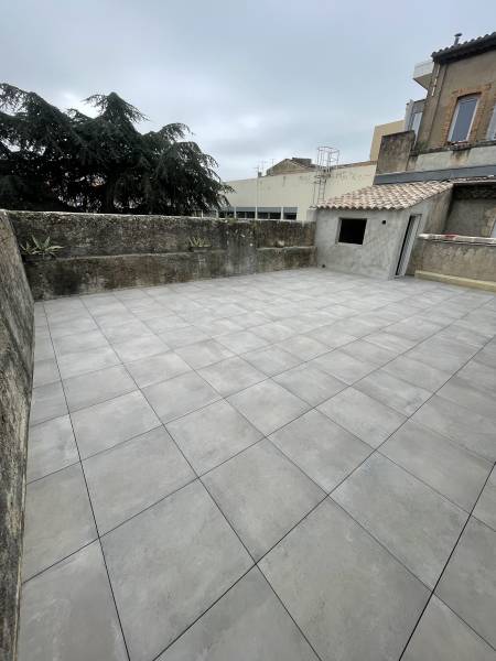 Réfection complète d’un toit-terrasse à Nîmes : étanchéité, isolation et dalles sur plots