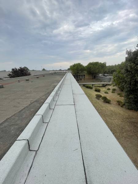 Rénovation après sinistre : arrachage d’étanchéité + complexe autoprotégé “cool roof” pour un bâtiment collectif à Montpellier