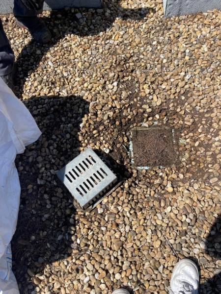 Réfection et entretien de la toiture des ouvrages d'étanchéité des toitures terrasses de la résidence OPPIDUM à Nîmes : étanchéité